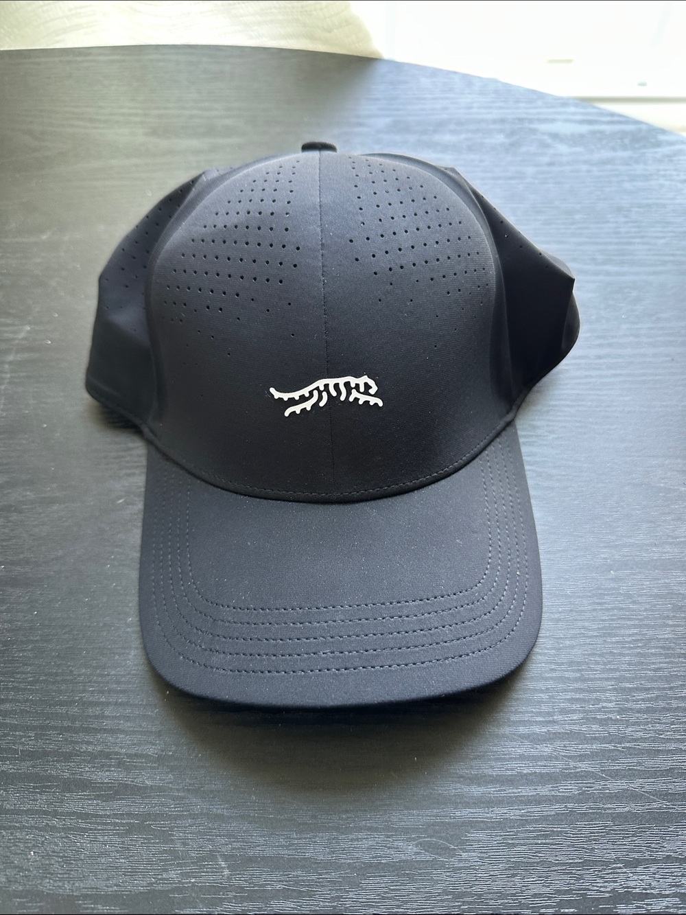Sun day red black fitted golf hat